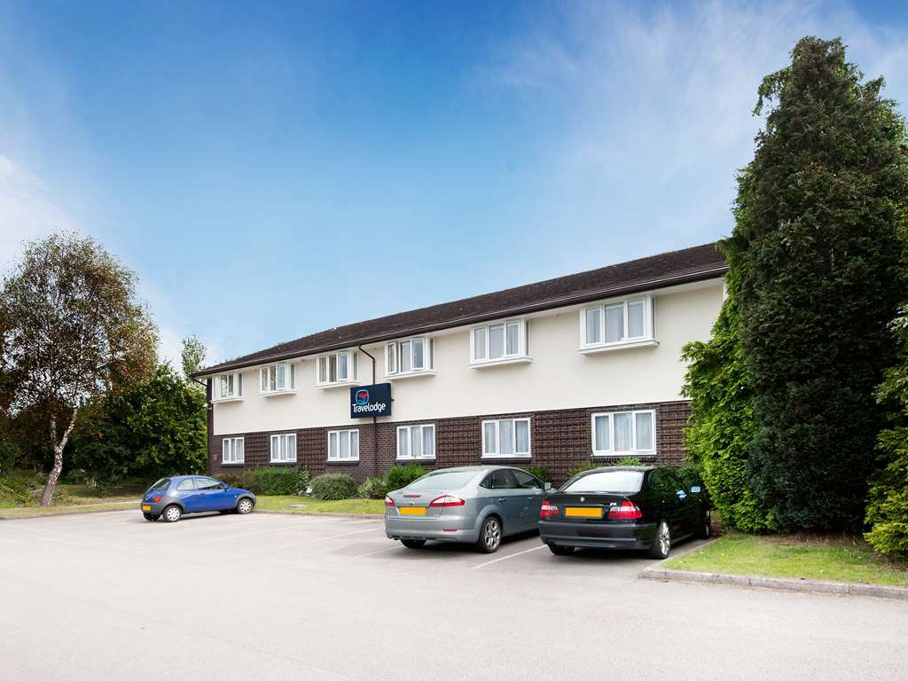 Travelodge Chester Warrington Road Exterior photo